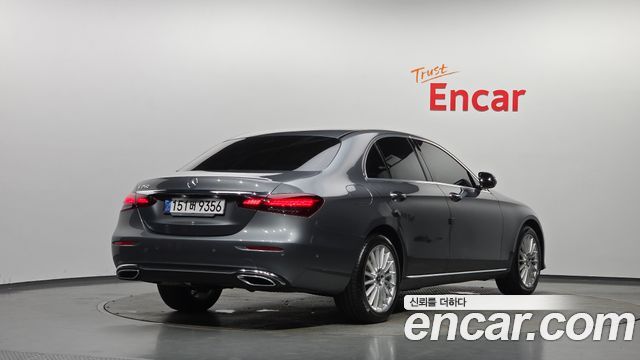 Mercedes-Benz E-Class 2021 — photo 2