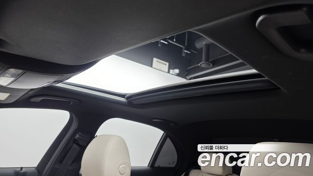 Mercedes-Benz E-Class 2021 — photo 19