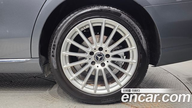 Mercedes-Benz E-Class 2021 — photo 7