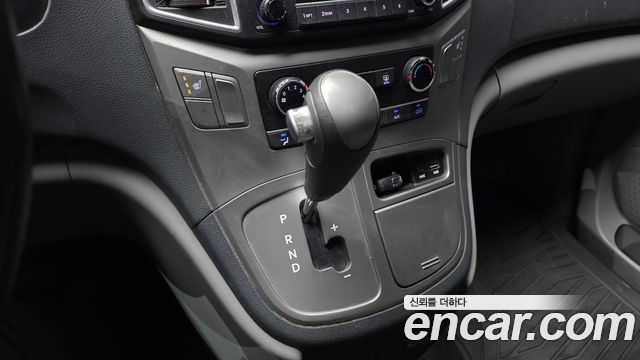 Hyundai Starex 2018 — photo 9