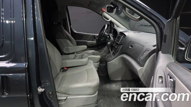Hyundai Starex 2018 — photo 11
