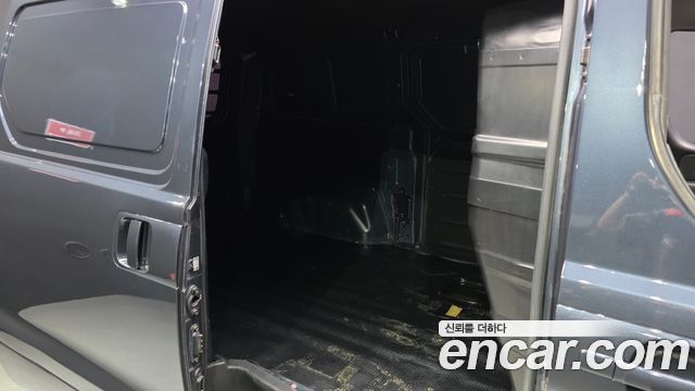 Hyundai Starex 2018 — photo 12