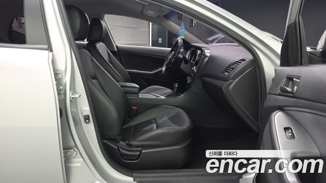 Kia K5 2015 — photo 17