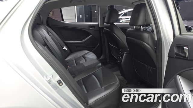 Kia K5 2015 — photo 18