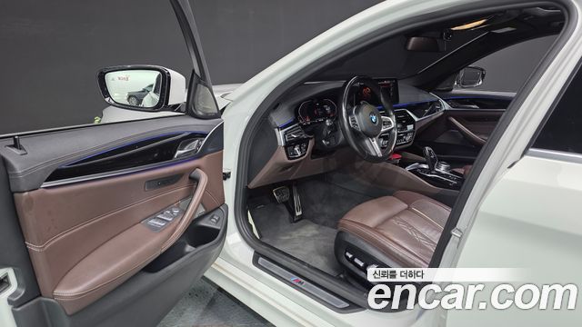 BMW 5-Series 2022 — photo 10