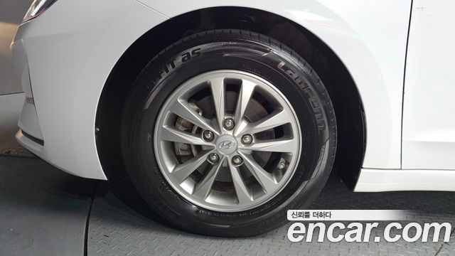 Hyundai AVANTE 2019 — photo 5