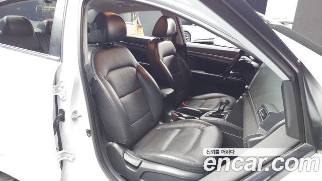 Hyundai AVANTE 2019 — photo 10