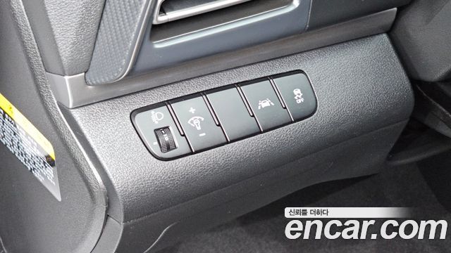 Hyundai AVANTE 2019 — photo 14