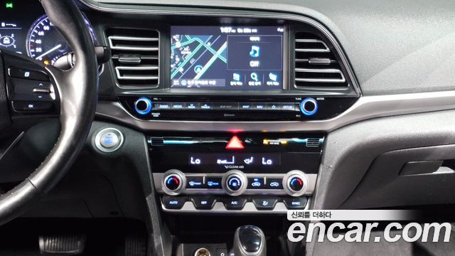 Hyundai AVANTE 2019 — photo 15