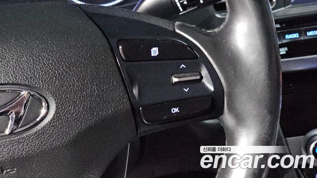 Hyundai AVANTE 2019 — photo 18