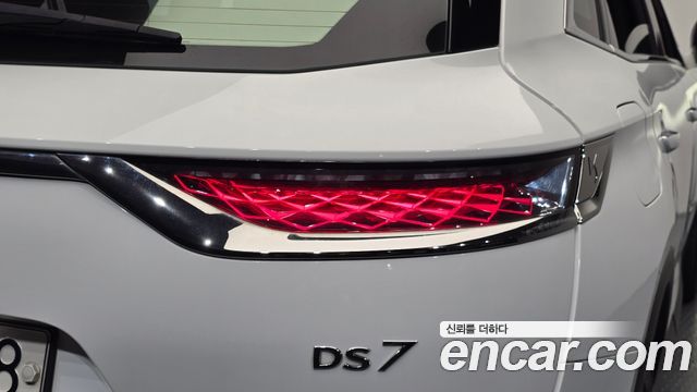 Citroën / DS DS7 2019 — photo 9
