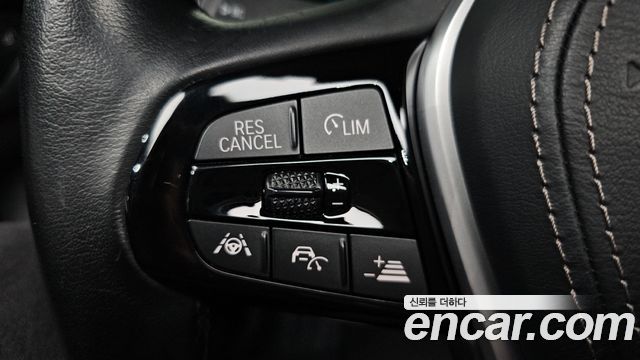 BMW 5-Series 2020 — photo 17