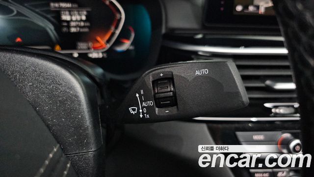 BMW 5-Series 2020 — photo 18