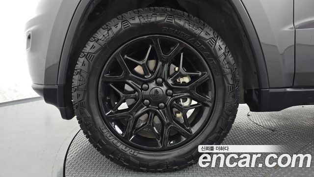 Jeep Cherokee 2019 — photo 5