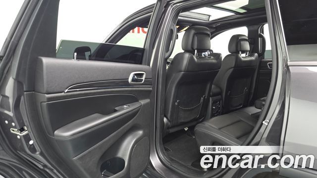 Jeep Cherokee 2019 — photo 17