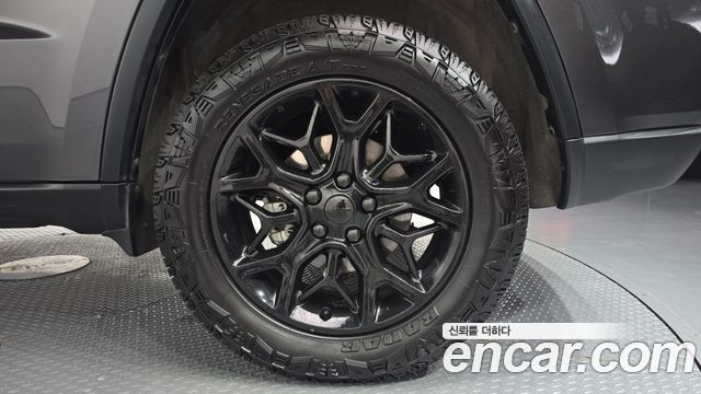 Jeep Cherokee 2019 — photo 7