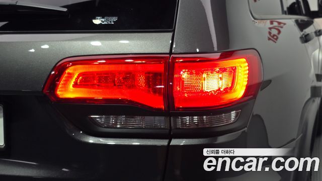 Jeep Cherokee 2019 — photo 9