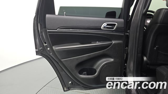 Jeep Cherokee 2019 — photo 15