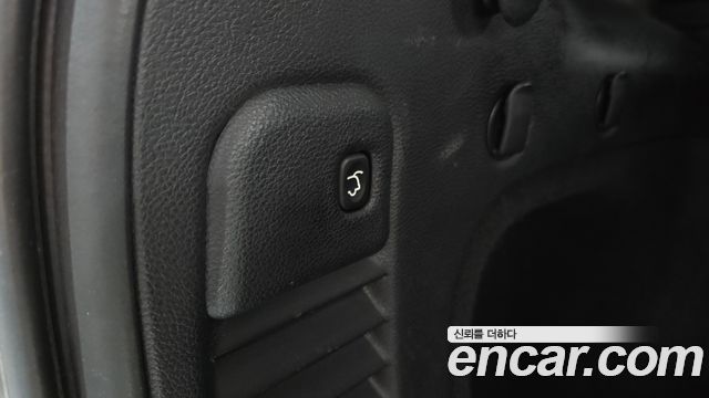 Jeep Cherokee 2019 — photo 28