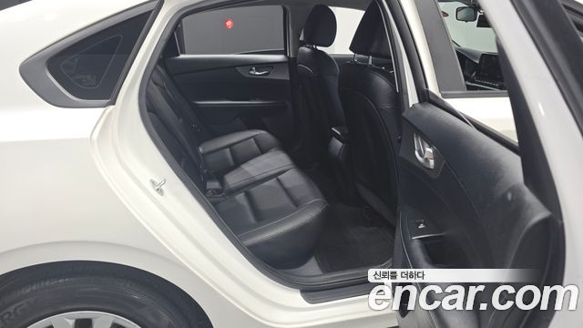 Kia K3 2019 — photo 17