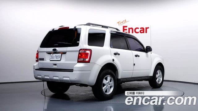 Ford Escape 2011 — photo 2