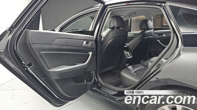 Hyundai Sonata 2017 — photo 18