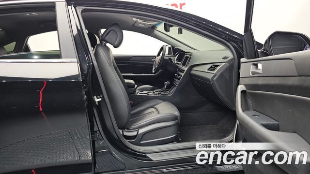 Hyundai Sonata 2017 — photo 16