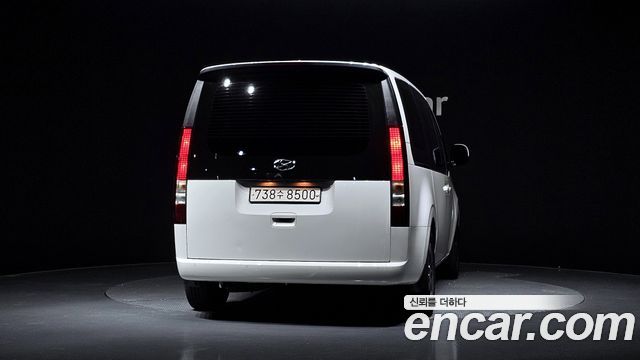 Hyundai Staria 2023 — photo 4
