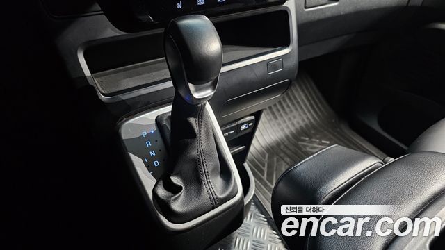 Hyundai Staria 2023 — photo 12