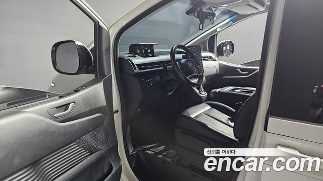 Hyundai Staria 2023 — photo 13