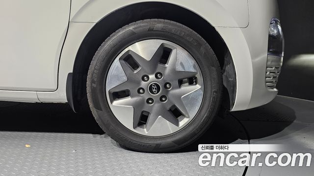 Hyundai Staria 2023 — photo 7