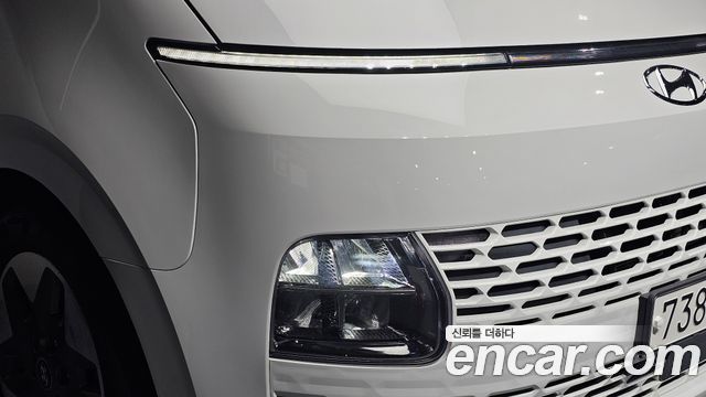 Hyundai Staria 2023 — photo 8