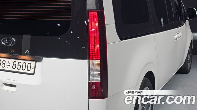Hyundai Staria 2023 — photo 9