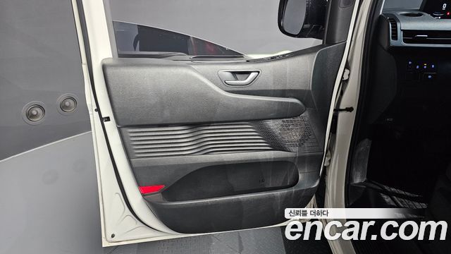 Hyundai Staria 2023 — photo 14