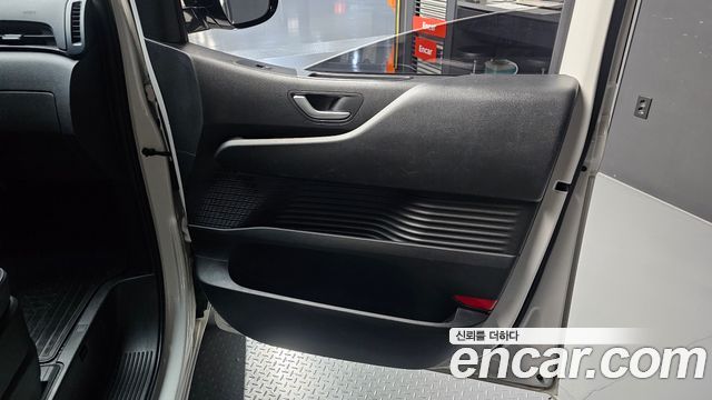 Hyundai Staria 2023 — photo 15