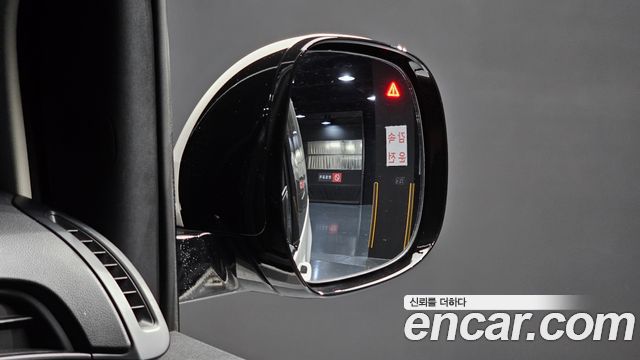 Hyundai Staria 2023 — photo 36