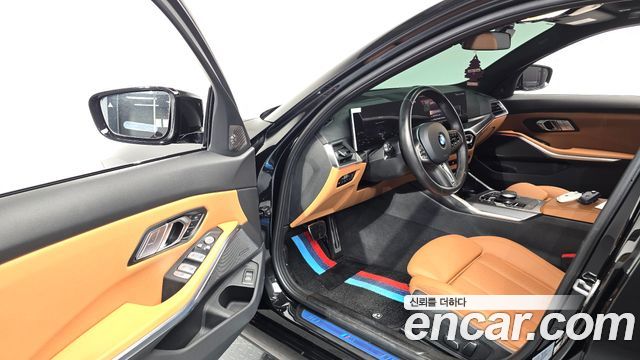 BMW 3-Series 2024 — photo 13