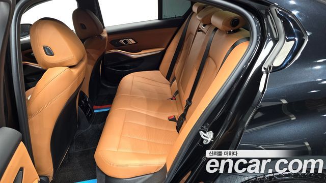 BMW 3-Series 2024 — photo 17