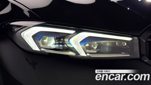 BMW 3-Series 2024 — photo 8