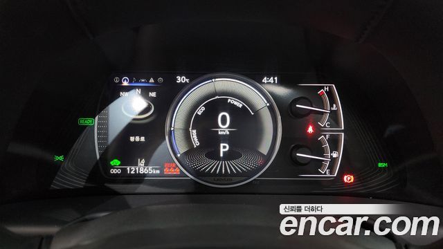 Lexus ES 2021 — photo 11