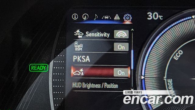 Lexus ES 2021 — photo 22