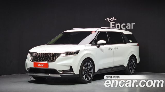 Kia Canival 2023 — photo 1