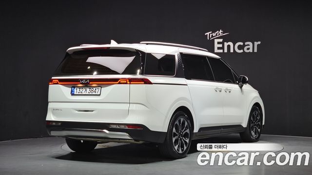 Kia Canival 2023 — photo 2