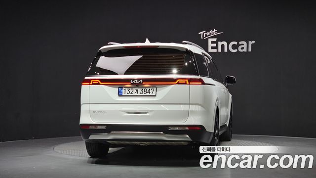 Kia Canival 2023 — photo 4