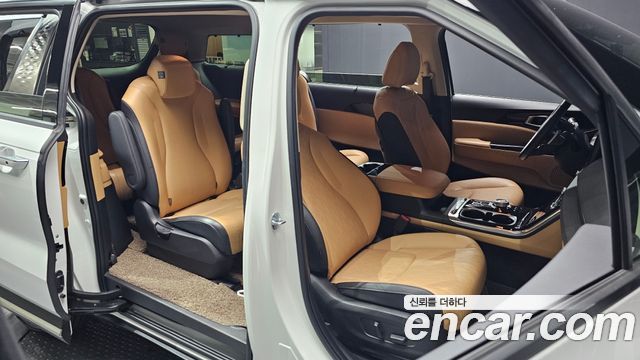 Kia Canival 2023 — photo 17