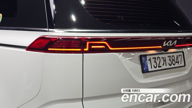 Kia Canival 2023 — photo 9