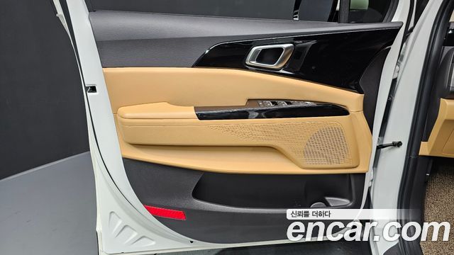 Kia Canival 2023 — photo 14