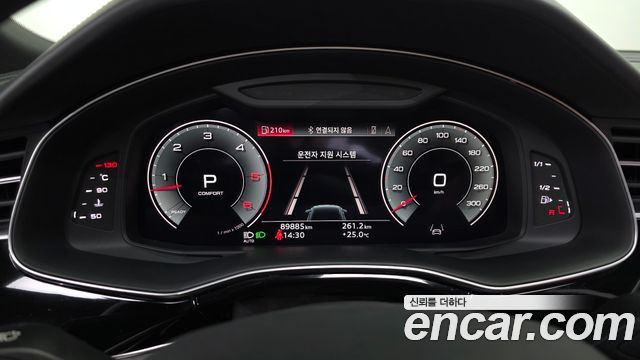Audi Q8 2021 — photo 11