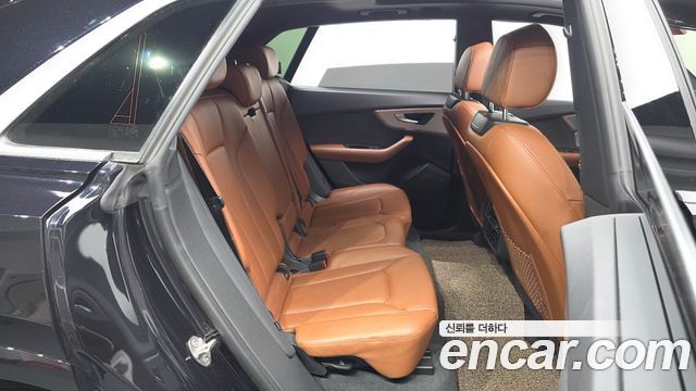 Audi Q8 2021 — photo 17