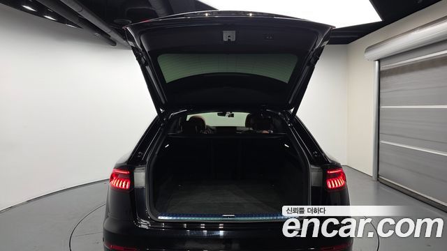 Audi Q8 2021 — photo 26